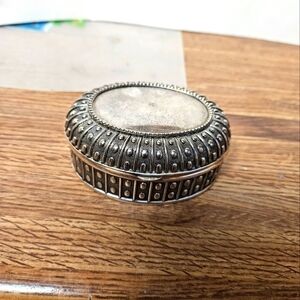 Vintage Elegance Silver Silver-plated Trinket Box